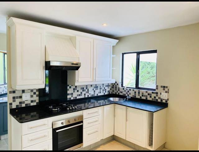 5 BEDROOM HOUSE FOR SALE IN FOURWAYS